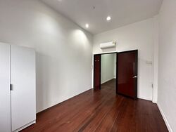 Lowland Garden (D19), Shop House #588873831